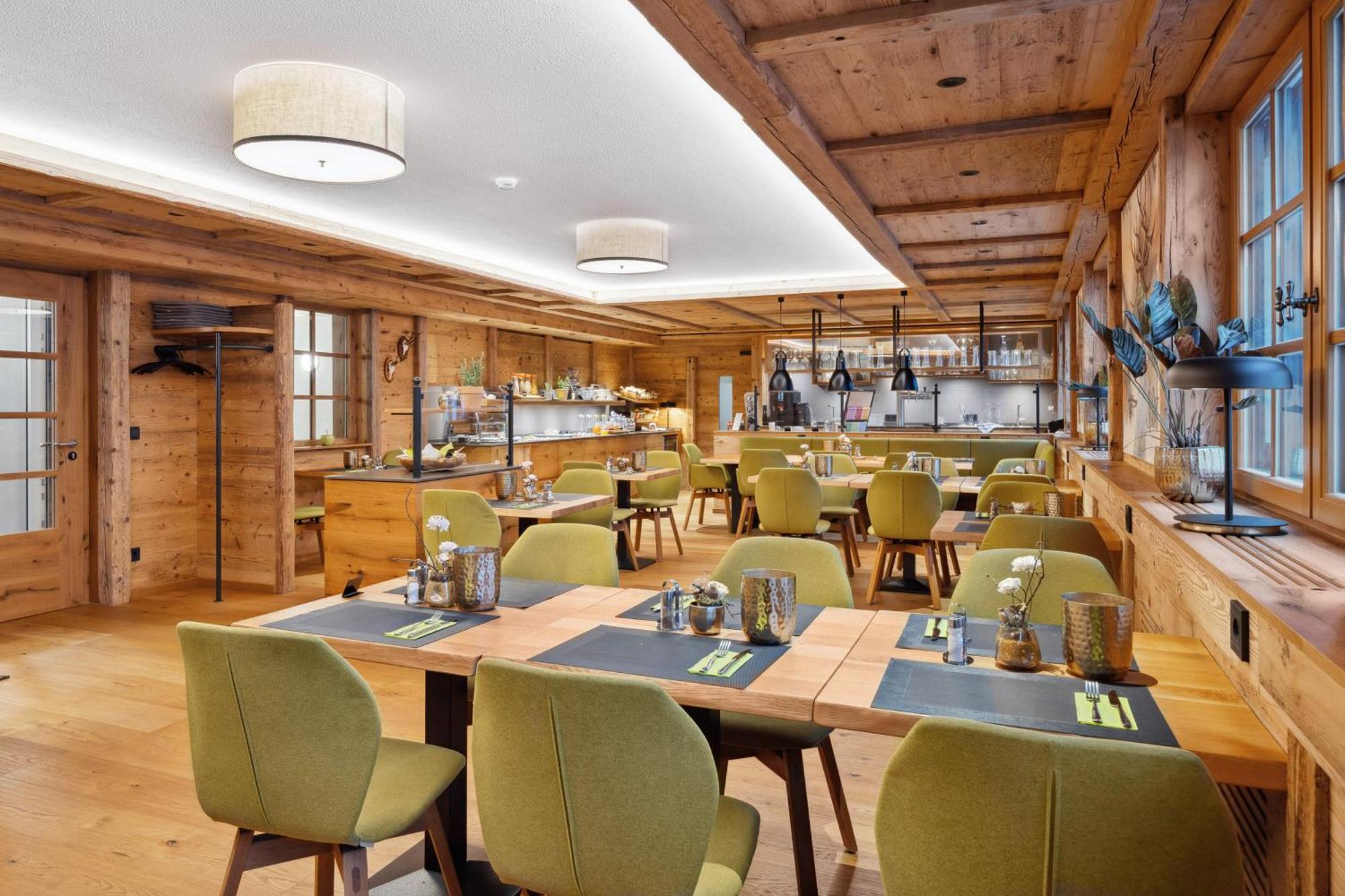 Hotel Zeppelin เลาพ์ไฮม์ ภายนอก รูปภาพ